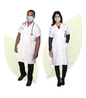 Blouse blanche avec masque chirurgical